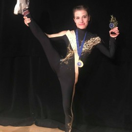 powiększ zdjęcie: Legniczanka Jagoda Lasota mistrzynią Europy w akrobatyce powietrznej. Gratulujemy