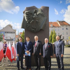 powiększ zdjęcie: Uczciliśmy ofiary Sybiru. Pilęgnujemy o nich pamięć