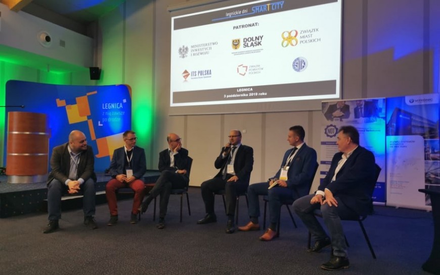 Nie ma Smart City bez inteligentnego transportu. Konferencja w Legnicy