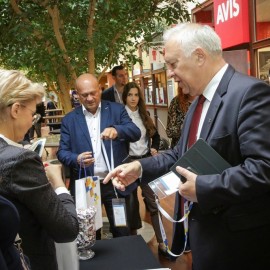 powiększ zdjęcie: Legnickie Dni Smart City. Debata o zarządzaniu ruchem miejskim