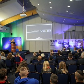 powiększ zdjęcie: Legnickie Dni Smart City. Debata o zarządzaniu ruchem miejskim