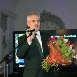 powiększ zdjęcie: Śląskie Niebo Jurgena Gretschela dla Jerzego Starzyńskiego i Świata pod Kyczerą