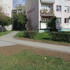 powiększ zdjęcie: LBO 2019. Na Piekarach spacerujemy już wygodnymi chodnikami