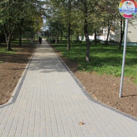 powiększ zdjęcie: LBO 2019. Na Piekarach spacerujemy już wygodnymi chodnikami