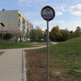 powiększ zdjęcie: LBO 2019. Na Piekarach spacerujemy już wygodnymi chodnikami
