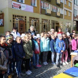 powiększ zdjęcie: Zrywania z plastikiem ciąg dalszy. Zamiast foliówek woreczki z firanek