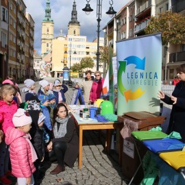 Zrywania z plastikiem ciąg dalszy. Zamiast foliówek woreczki z firanek
