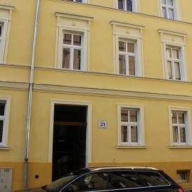 powiększ zdjęcie: Kolejne kamienice na ul. Pobożnego odzyskują dawny blask