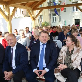 powiększ zdjęcie: Centrum Integracji Społecznej na Kartuzach oficjalnie otwarte