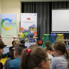 Uczniowie SP19 uczą się podczas ekolekcji  jak dbać o środowisko