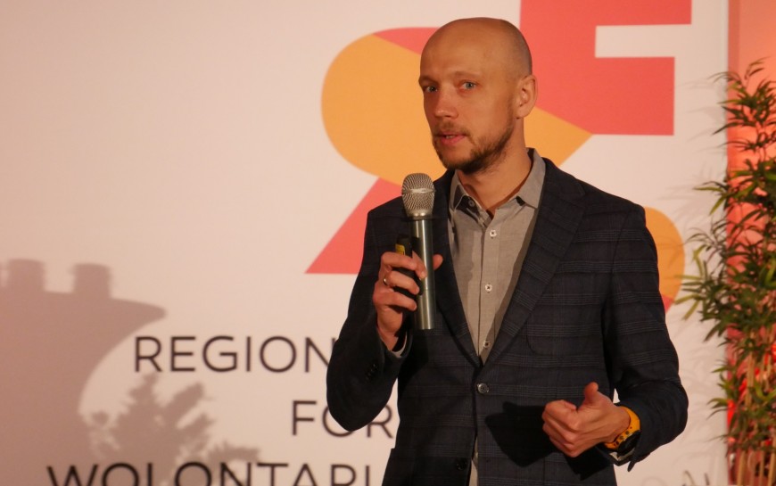 Legnicki wolontariat uzależniony od pomagania
