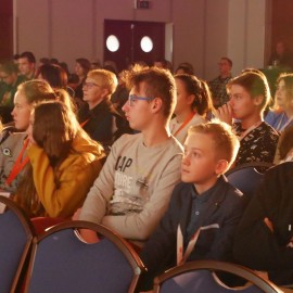 powiększ zdjęcie: Legnicki wolontariat uzależniony od pomagania