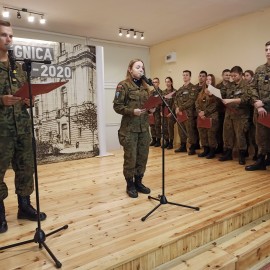 powiększ zdjęcie: Młodzież spotkała się z kombatantami w rocznicę walk o Legnicę