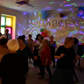 powiększ zdjęcie: Karnawał w Centrum Integracji Społecznej. Ach, co to był za bal