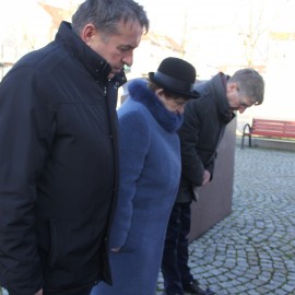 powiększ zdjęcie: W rocznicę pierwszej deportacji uczciliśmy ofiary Sybiru