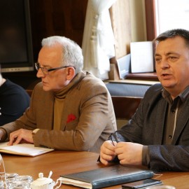 powiększ zdjęcie: W Legnicy zebrał się sztab kryzysowy