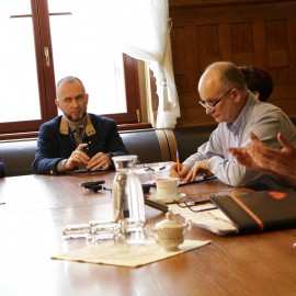 powiększ zdjęcie: W Legnicy zebrał się sztab kryzysowy