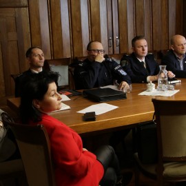 powiększ zdjęcie: W Legnicy zebrał się sztab kryzysowy