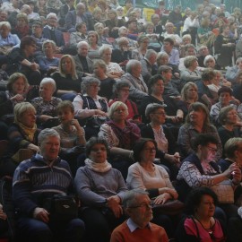 powiększ zdjęcie: Wspaniały koncert dla legniczanek, wielka wymianka i pokaz mody