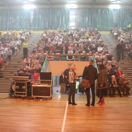 powiększ zdjęcie: Wspaniały koncert dla legniczanek, wielka wymianka i pokaz mody