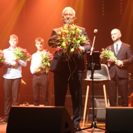 powiększ zdjęcie: Wspaniały koncert dla legniczanek, wielka wymianka i pokaz mody