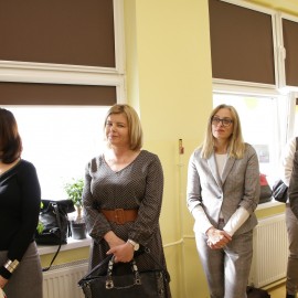 powiększ zdjęcie: Nagrody za najpiękniejszą iluminację świąteczną trafiły już do potrzebujących