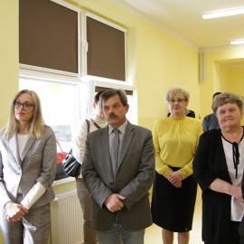 powiększ zdjęcie: Nagrody za najpiękniejszą iluminację świąteczną trafiły już do potrzebujących