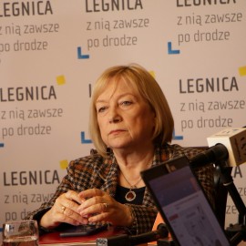 powiększ zdjęcie: Rząd zawiesił w całym kraju funkcjonowanie szkół, przedszkoli, żłobków