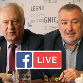 Prezydent Tadeusz Krzakowski oraz dyrektor sanepidu Jacek Watral  na Facebook Live