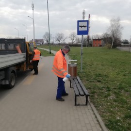 powiększ zdjęcie: Dezynfekcja przystanków i autobusów