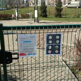 Apelujemy o niekorzystanie z placów zabaw i ograniczenie wyjść do parku