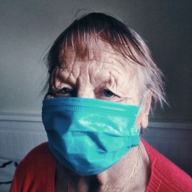 Szyją maseczki dla seniorów. Możemy wesprzeć tę piękną akcję