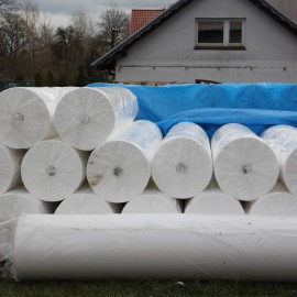 powiększ zdjęcie: 20 tys. fartuchów ochronnych dla szpitala i 350 kombinezonów dla ratowników od miasta