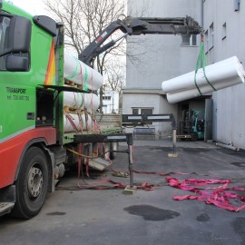 powiększ zdjęcie: 20 tys. fartuchów ochronnych dla szpitala i 350 kombinezonów dla ratowników od miasta