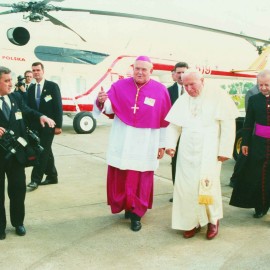 powiększ zdjęcie: 2 kwietnia 2005, godzina 21.37 – pamiętamy. 15. rocznica śmierci św. Jana Pawła II