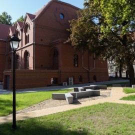 Legnicka Biblioteka Publiczna i jej świat wirtualny