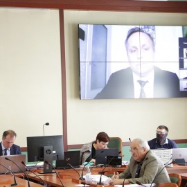 powiększ zdjęcie: Sesja Rady Miejskiej. Uchwała o pomocy dla legnickich przedsiębiorców