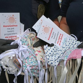 powiększ zdjęcie: Maseczki dla seniora miały wzięcie