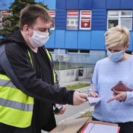 Legnica dba o szpital i ośrodki pomocowe dostarczając im potrzebny sprzęt