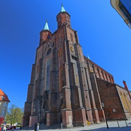 powiększ zdjęcie: W sobotę rozpoczyna się sezon turystyczny w kościele mariackim