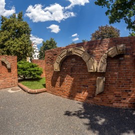 powiększ zdjęcie: Muzeum Miedzi przygotowuje się do otwarcia i zaprasza do lapidarium