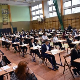 Matura 2020 inna od wszystkich. Czeka na nią ponad 1070 absolwentów