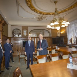 powiększ zdjęcie: Legnica: premier Morawiecki spotkał się z prezydentem Krzakowskim