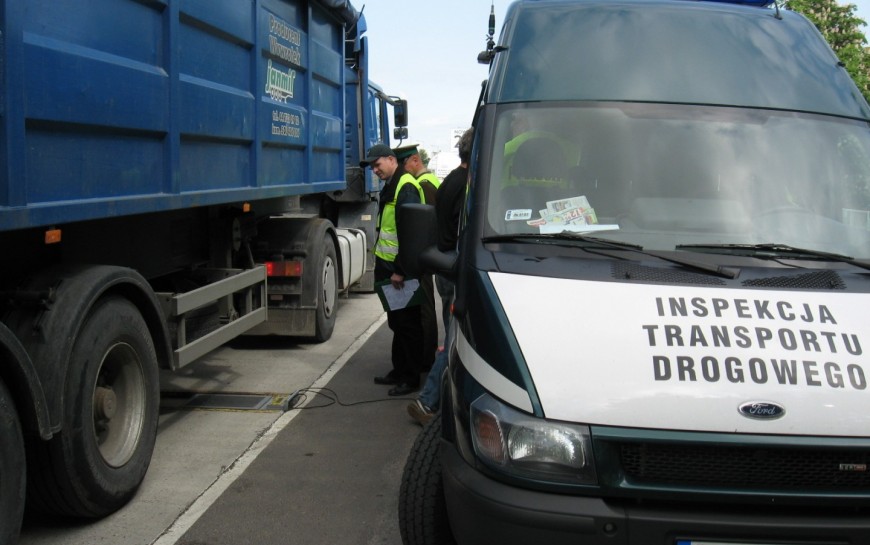 Kontrole samochodów ciężarowych w Legnicy. Mnóstwo mandatów