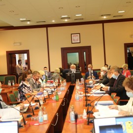 W poniedziałek sesja Rady Miejskiej Legnicy. Transmisja na żywo od godz.10.00