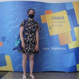 powiększ zdjęcie: Zdolna legniczanka już w drodze do Hong Kongu