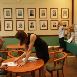 powiększ zdjęcie: Przed nowym rokiem szkolnym prezydent rozmawaił z dyrektorami szkół i przedszkoli