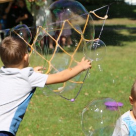 powiększ zdjęcie: Świetnie bawiliśmy się w parku Miejskim podczas letniego leniuchowania
