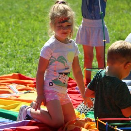 powiększ zdjęcie: Świetnie bawiliśmy się w parku Miejskim podczas letniego leniuchowania