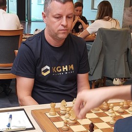 powiększ zdjęcie: Ekstraliga szachowa. Pierwsze zwycięstwo KSz Miedź Legnica